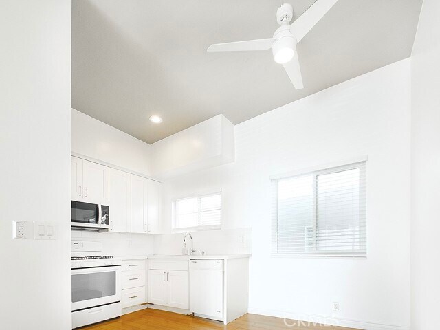 Building Photo - 841 N Bunker Hill Ave.