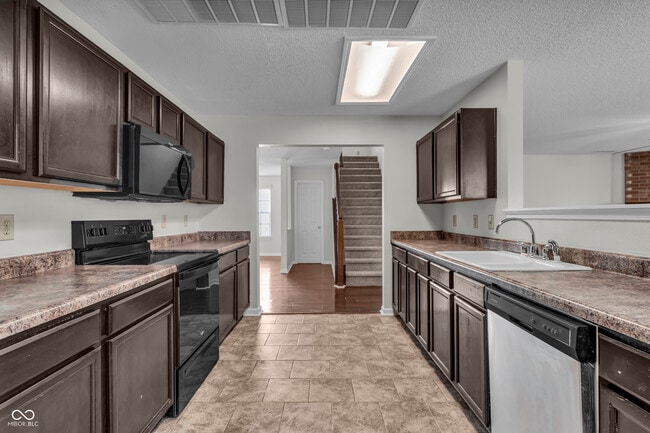 Building Photo - 10187 Hatherley Way