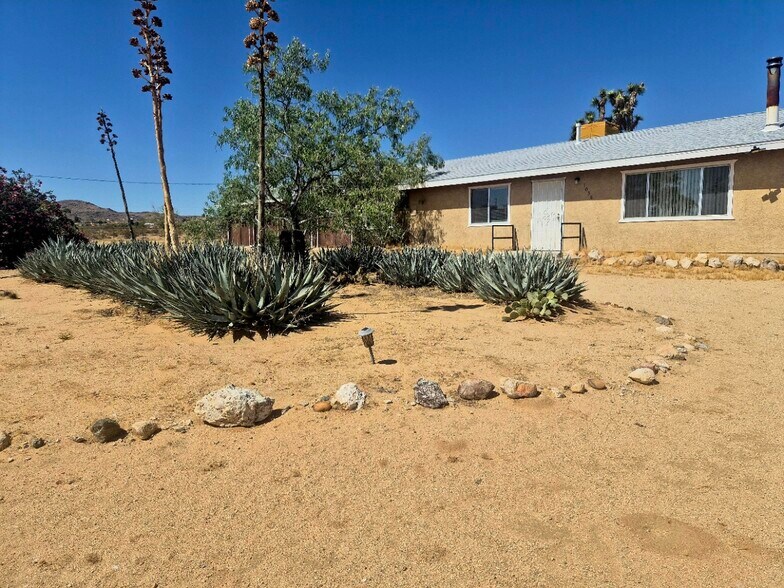 Building Photo - 1038 Alta Ave