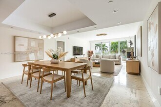 Building Photo - 2627 S Bayshore Dr