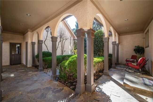 Building Photo - 5041 Towne Lake Hill N