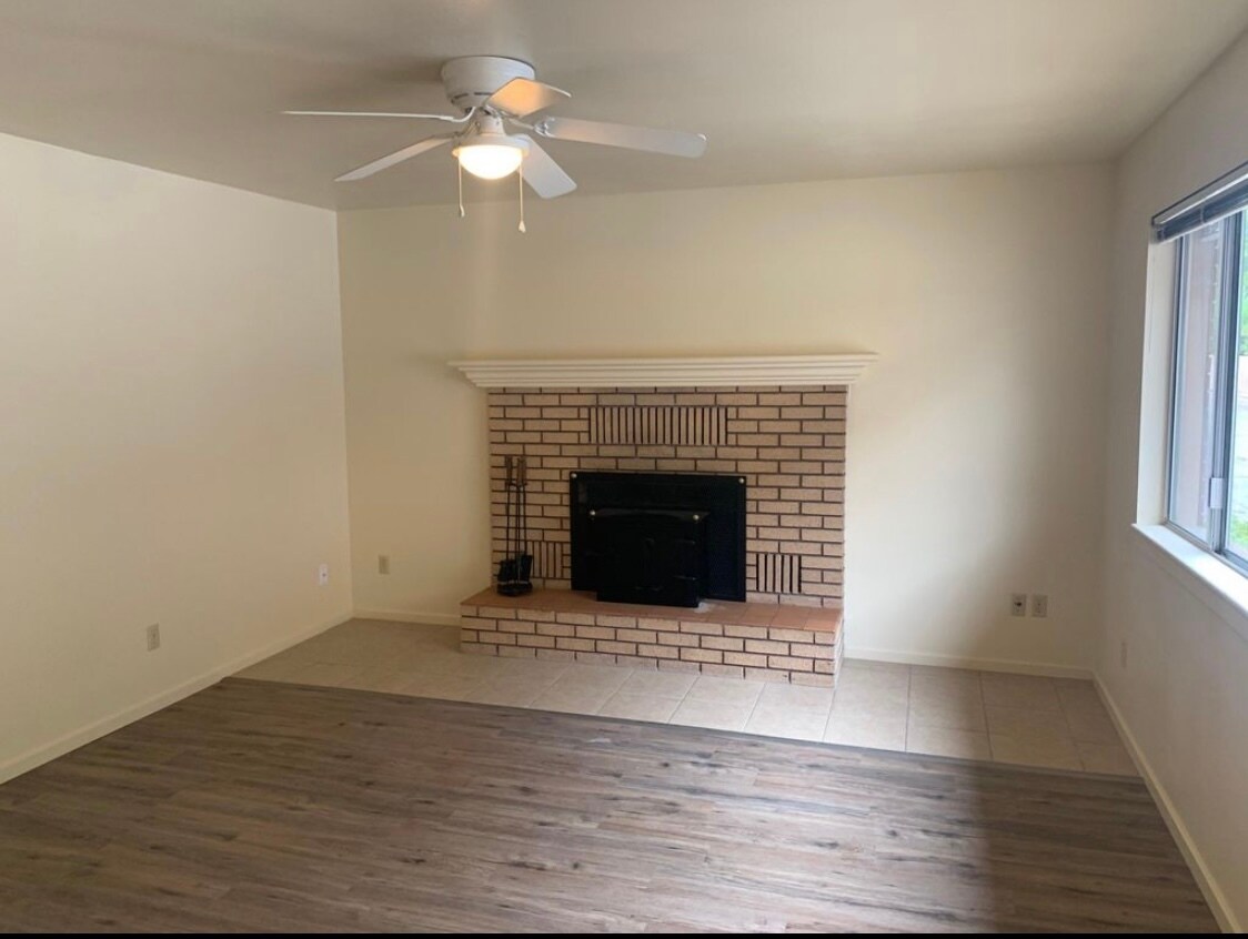 Building Photo - 660 S 400 E