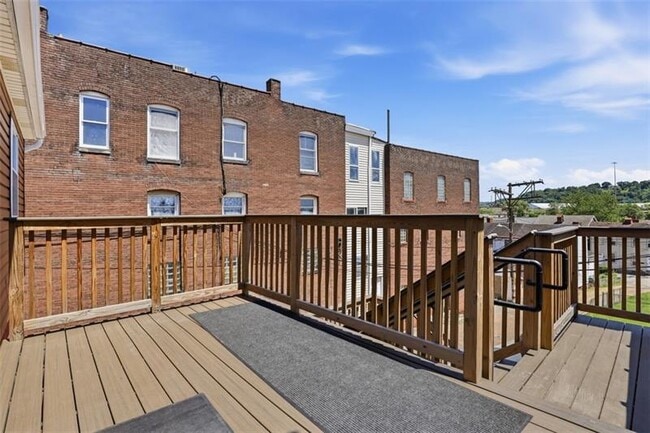 Building Photo - 342 Butler St