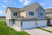 Building Photo - Edgeland Waukee!