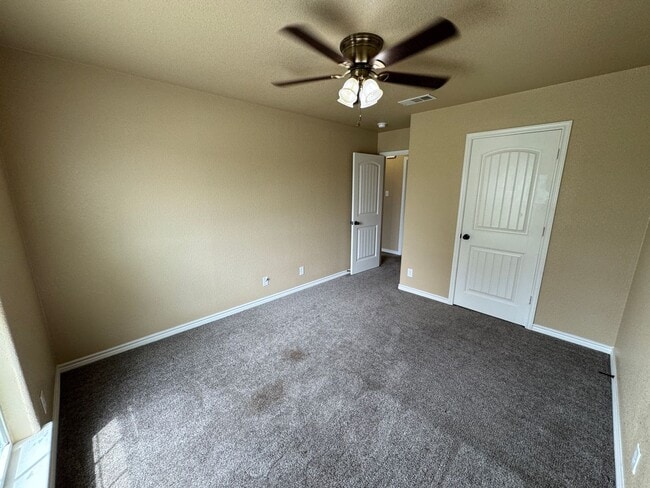 Building Photo - 6304 Castle Gap Dr