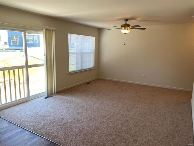 Building Photo - 612 Summer Breeze Ln