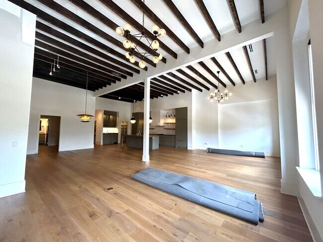 Building Photo - 524 Mulberry St