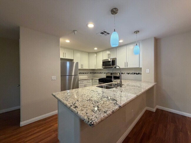 Building Photo - Stylish 2 Bedroom 2 Bathroom 1 Car Garage with Resort Style Amenities in Prime Temecula Location