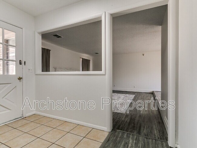 Building Photo - 4508 NW 26th St