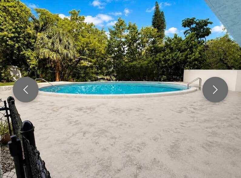 Pool - 12590 NE 16th Ave