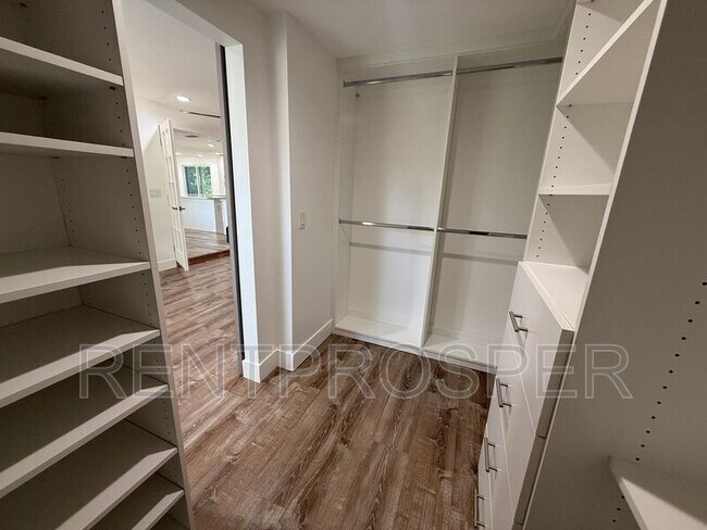 Building Photo - 1130 W Lake Brantley Rd