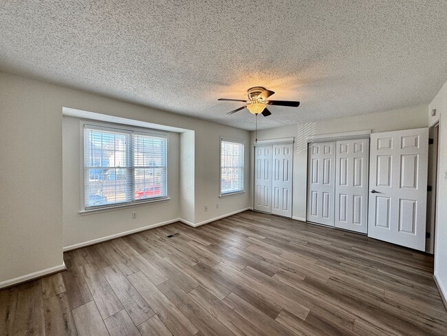 Building Photo - Completely Renovated & Ready 02-25-26! 2 Primary Suites, All Appliances Convey and Dog-Friendly!