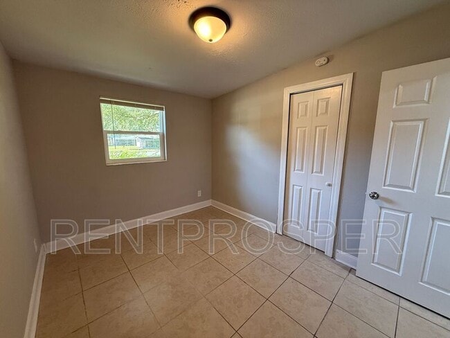 Building Photo - 1192 Maxey Dr