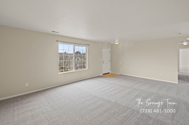 Building Photo - CHARMING 3BD/2BA CONDO featuring FRESH UPDATES - Security Deposit Waiver Available