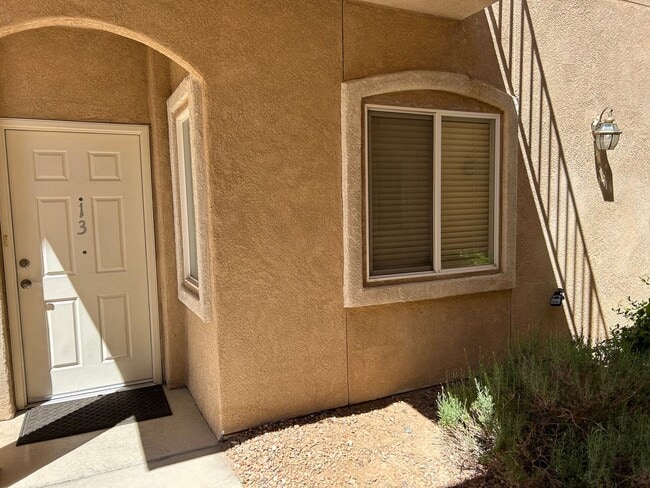 Primary Photo - Charming Condo | 2 Bed / 2 Bath | Garage |...
