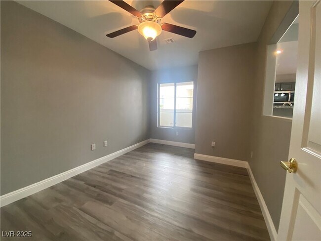 Building Photo - 10011 Crimson Palisades Pl