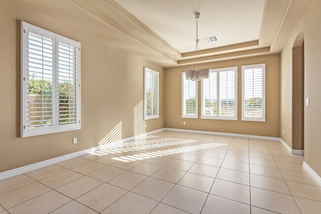 Building Photo - BEAUTIFUL QUEENSRIDGE HIGHLY UPGRADED HOME BY CHRISTOPHER HOMES