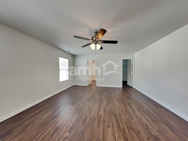 Building Photo - 2010 Blue Stream Ln