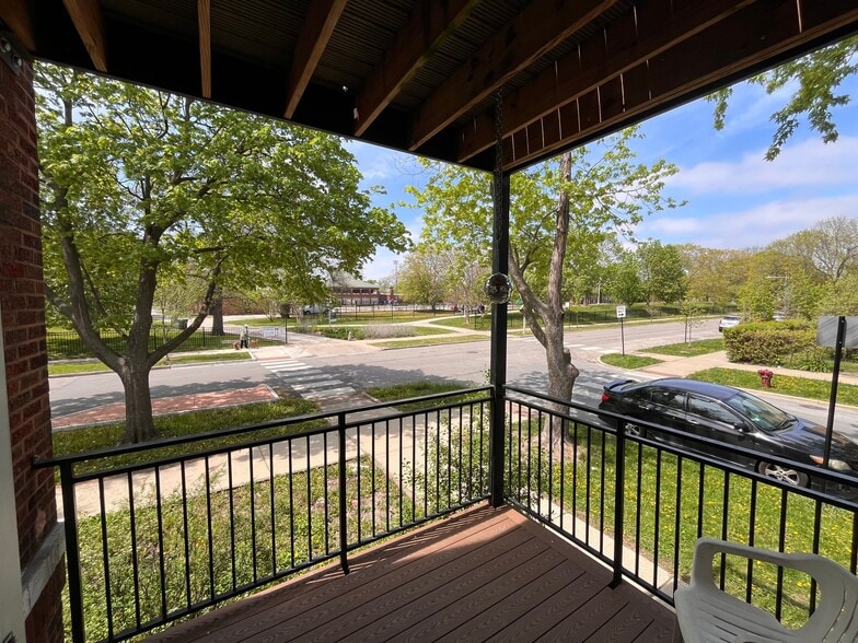 Building Photo - 5347-5353 W Belle Plaine Ave