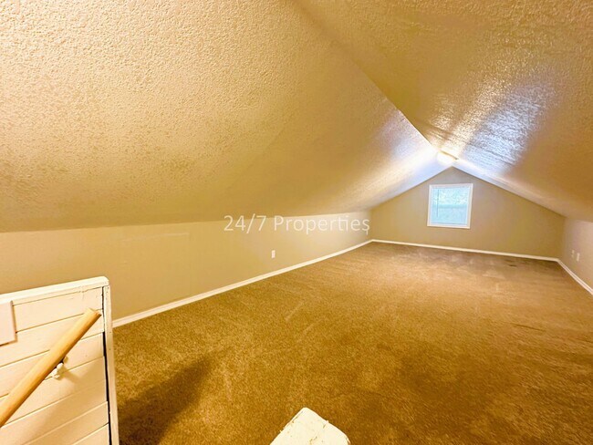 Building Photo - Charming 2 BD | 2 BA Home with A/C in Salem