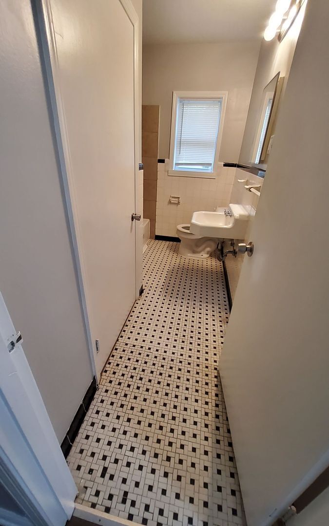 Building Photo - 3686 Philsdale Ave