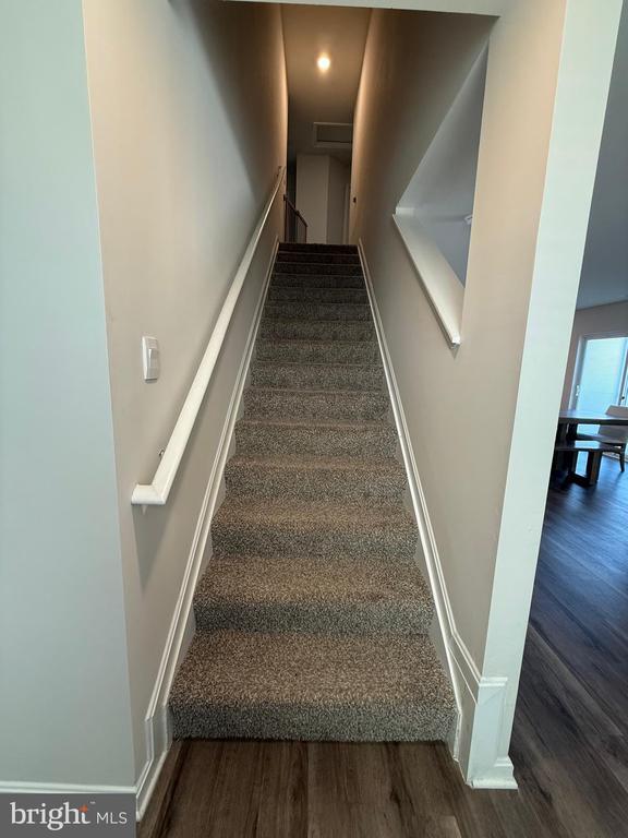 Building Photo - 367 Centergate Dr