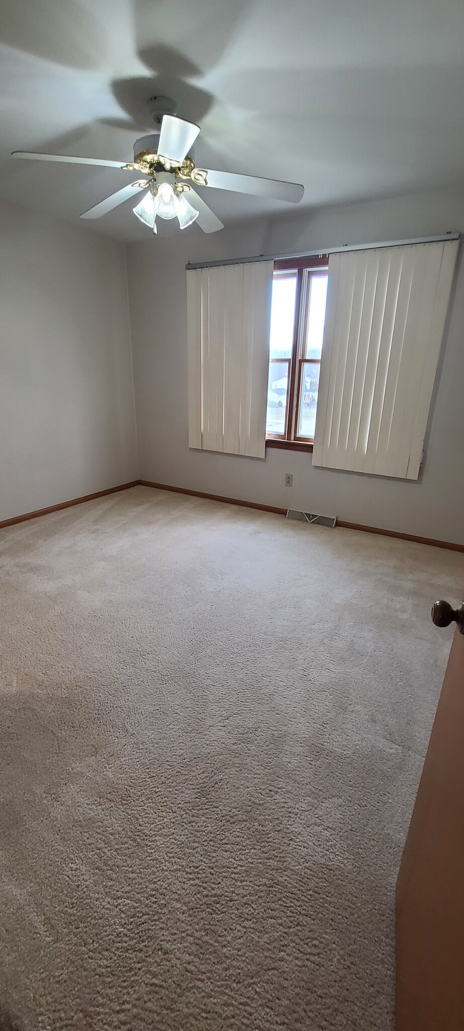 Building Photo - 495 Shadydale Dr