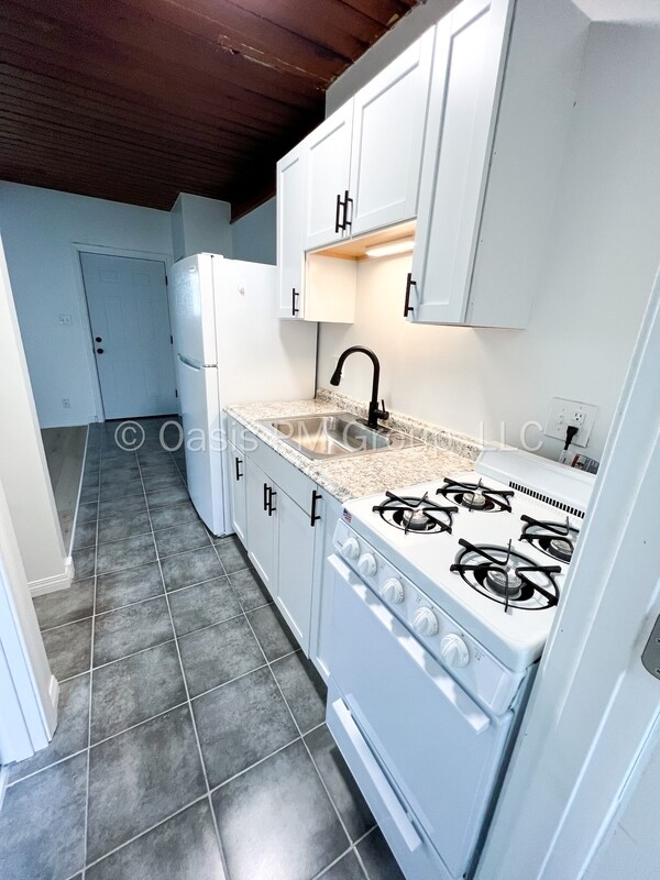 Building Photo - 3205 Joan Rd