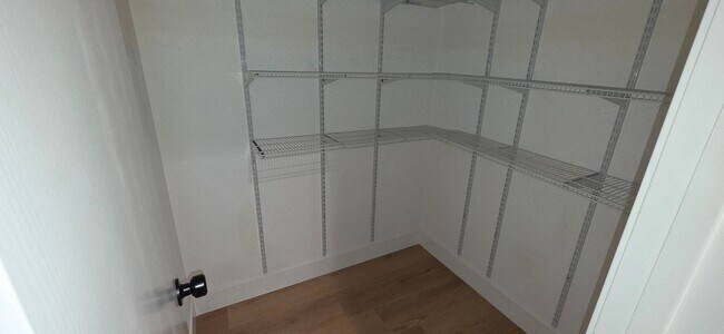 Building Photo - Steps from SJSU | 2 Master Suites | Gated + Parking |