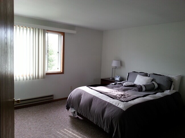 Building Photo - S85W18650 Jean Dr