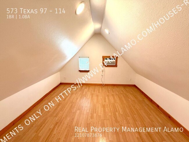 Building Photo - AVAILABLE NOW! 1 Bedroom / 1 Bath Lodge w/...