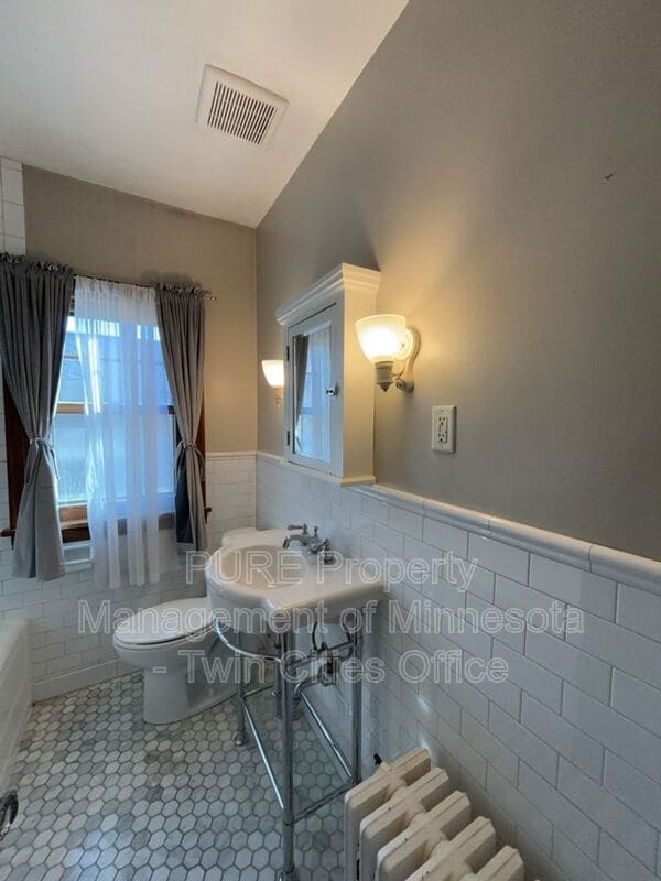 Building Photo - 4908 Chicago Ave