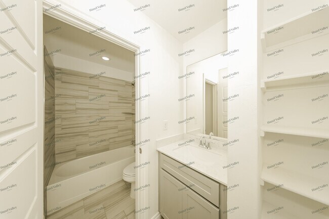 Building Photo - 14709 Travertine Fls Ln