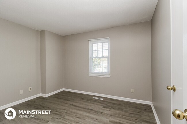 Building Photo - 5221 N Wyandotte St