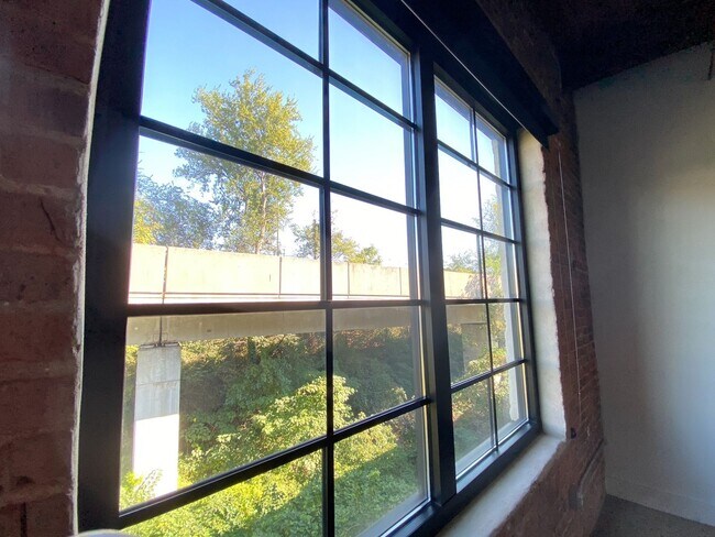 Interior Photo - Lofts At Abrams Fixtures