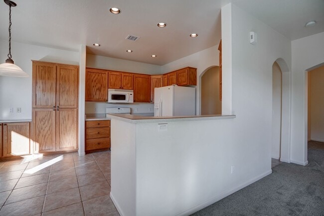 Building Photo - 3 Bedroom, 2 Bath Home in Prescott!