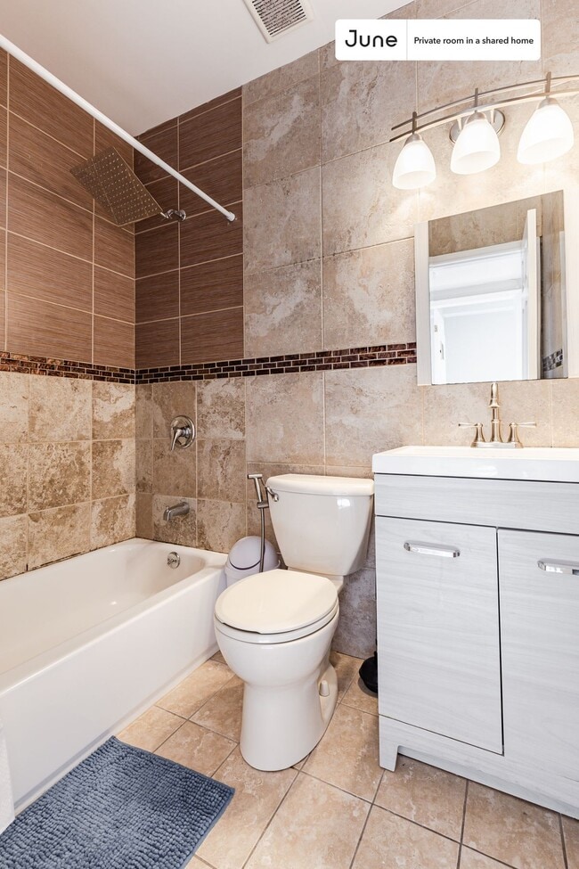 Building Photo - Room in Shared 4 bed/2 bath home