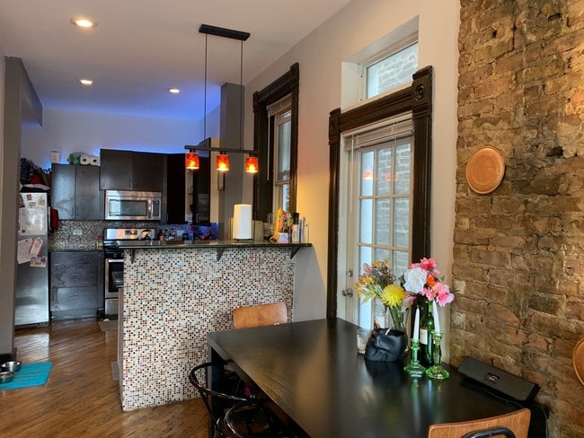 Building Photo - 2028 W Coulter St