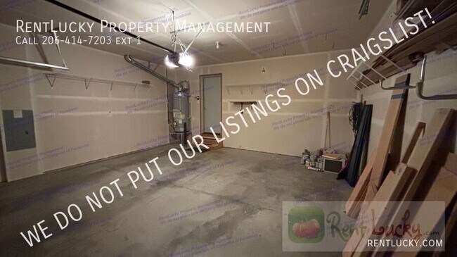 Building Photo - 9441 Country Hollow Dr E