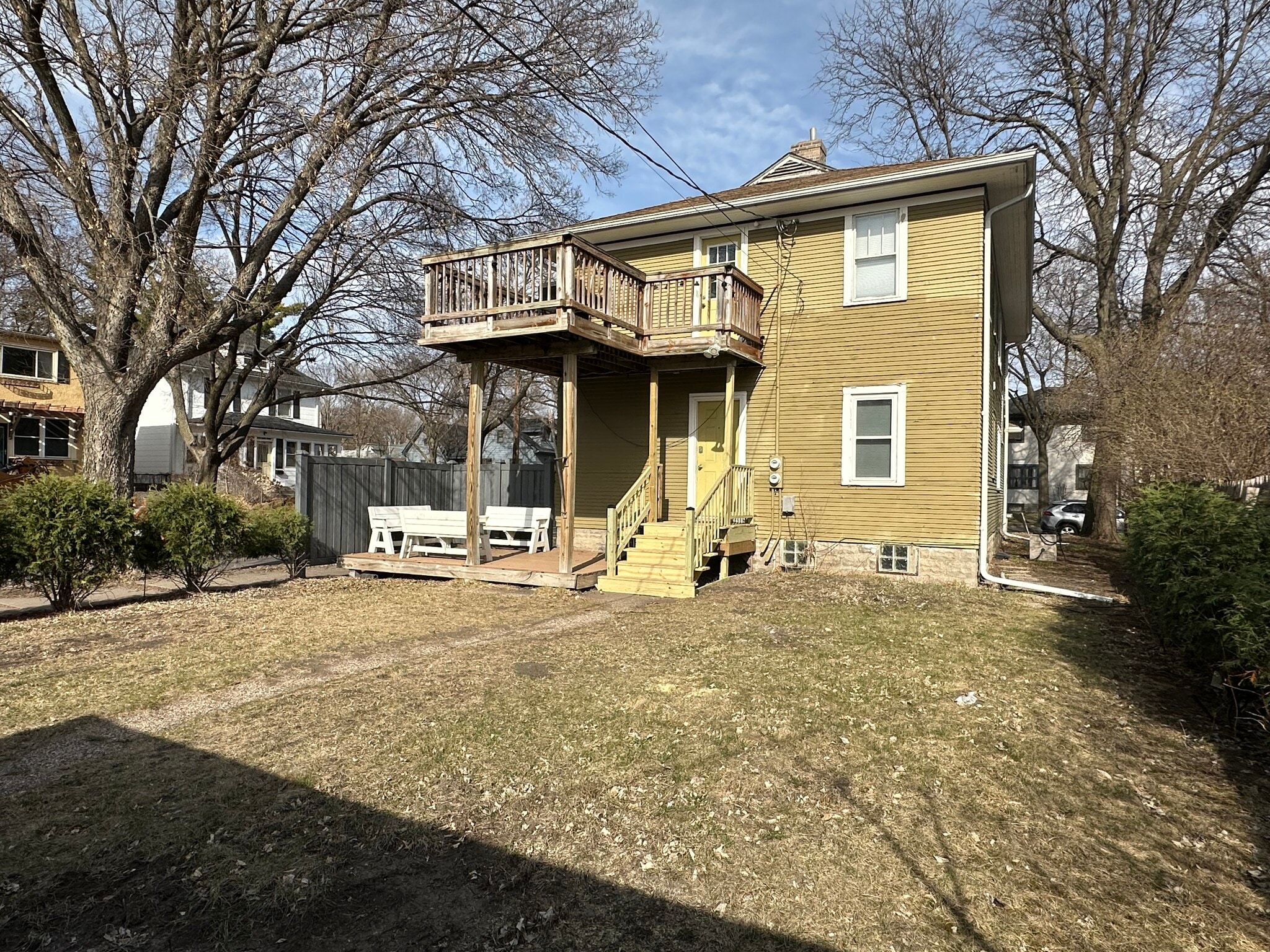 Building Photo - 235 Logan Ave N