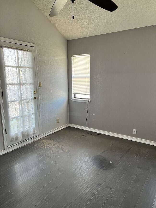Building Photo - 2905 Gilberto Avila St