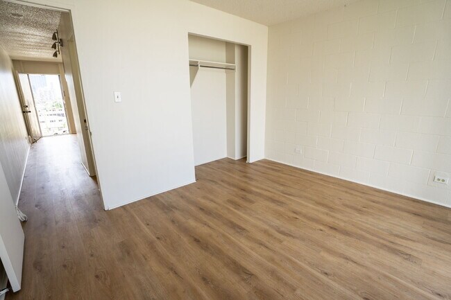 Building Photo - 2122 Lime St