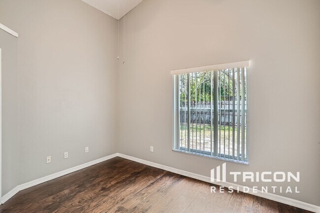 Building Photo - 7025 Colony Pointe Dr