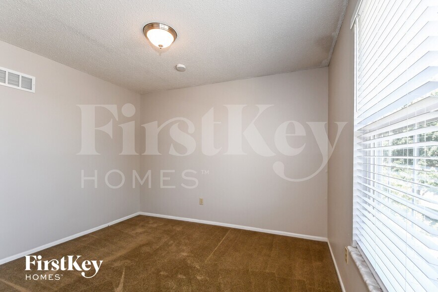 Building Photo - 115 Gunston Hall Dr