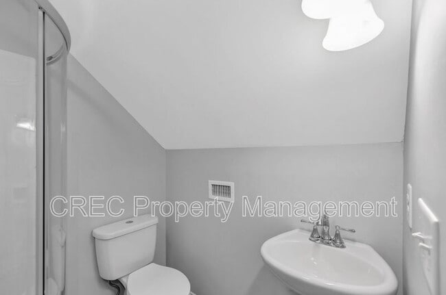 Building Photo - 1339 Winterberry Ave