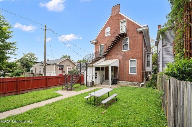 Building Photo - 817 Rubel Ave