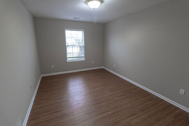 Building Photo - 4700 Fenimore Dr