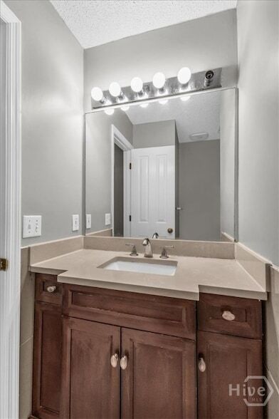 Building Photo - 138 Penn Station