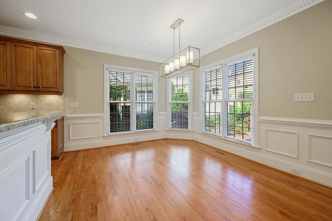 Building Photo - Custom Home in Fantastic Neighborhood!