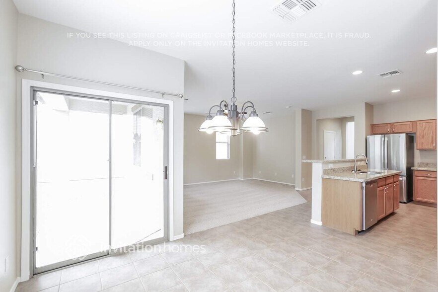 Building Photo - 3787 E Chickadee Rd
